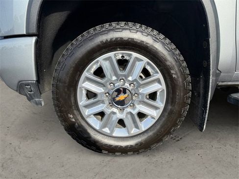 Used 2024 Chevrolet Silverado 3500 High Country w/ Technology Package image 14