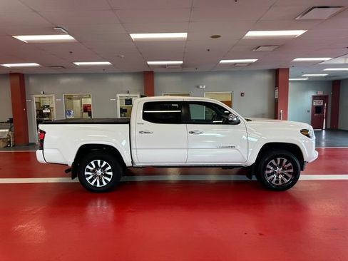 Certified 2023 Toyota Tacoma Limited AWD/4WD image 3
