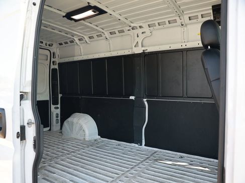 Used 2025 RAM ProMaster 2500 w/ Convenience Group FWD image 38