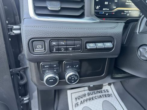 Used 2022 GMC Yukon XL Denali image 22