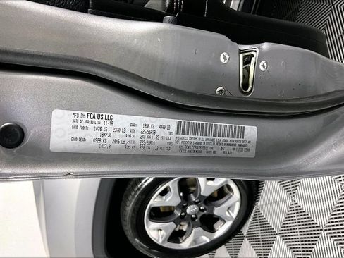 Used 2019 Jeep Compass Limited FWD image 31
