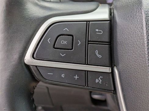 Certified 2023 Toyota Highlander XSE image 18