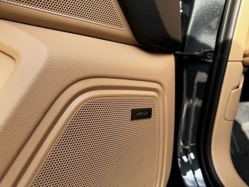 Used 2024 Porsche Macan image 10