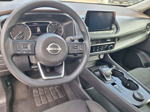 Used 2023 Nissan Rogue S AWD/4WD image 9