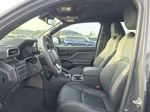 Certified 2025 Toyota 4Runner TRD Off-Road Premium image 23