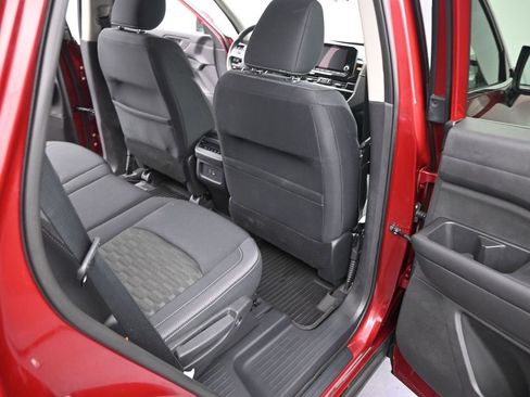 Used 2022 Nissan Pathfinder SV image 9