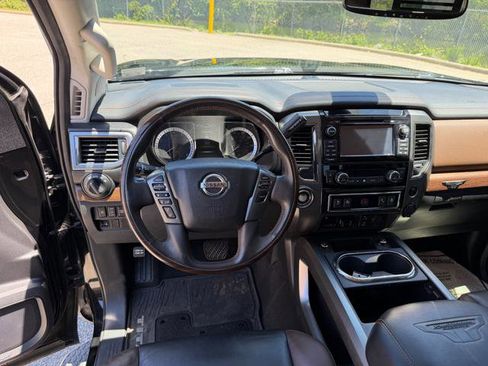 Used 2017 Nissan Titan Platinum Reserve RWD image 26