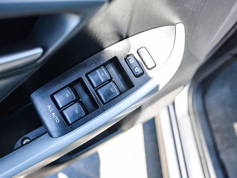 Used 2012 Toyota Prius Three w/ Solar Roof Pkg FWD image 12