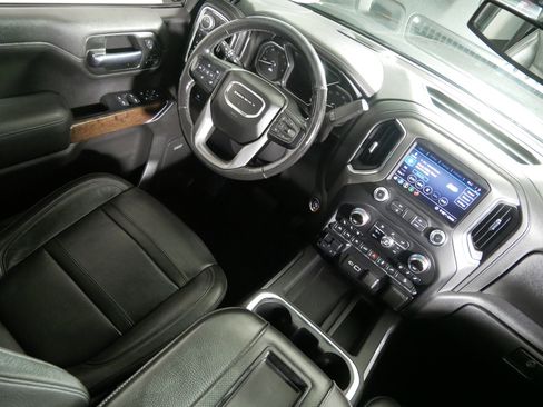 Used 2020 GMC Sierra 1500 Denali w/ Driver Alert Package II AWD/4WD image 9
