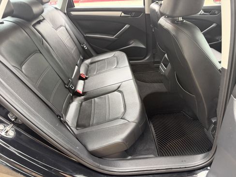 Used 2012 Volkswagen Passat 2.5 SE FWD image 14