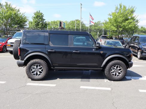 Used 2025 Ford Bronco Badlands AWD/4WD image 11