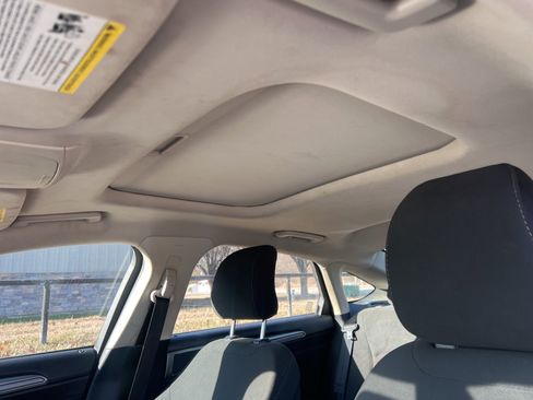 Used 2019 Ford Fusion SE image 13