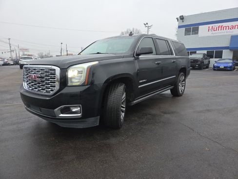 Used 2019 GMC Yukon XL Denali w/ Denali Ultimate Package image 3