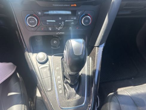 Used 2017 Ford Focus Titanium FWD image 12