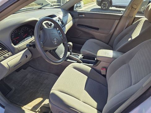 Used 2005 Toyota Camry LE image 10
