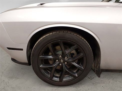 Used 2022 Dodge Challenger SXT w/ Plus Package image 14
