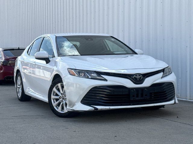 Used 2019 Toyota Camry LE FWD image 2