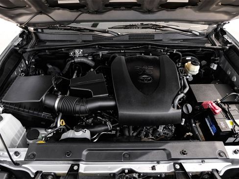 Used 2016 Toyota Tacoma TRD Sport w/ Towing Package image 47