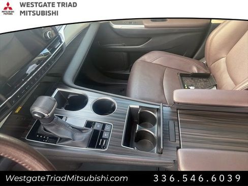 Used 2022 Toyota Sienna Platinum image 13