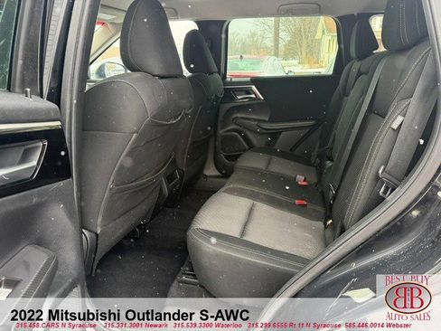 Used 2022 Mitsubishi Outlander ES image 11