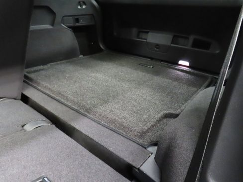 Used 2022 Volkswagen Tiguan SE image 12