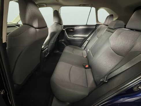 Used 2019 Toyota RAV4 XLE w/ Convenience Package FWD image 26