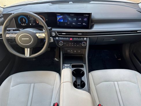 Used 2025 Hyundai Sonata SEL FWD image 15