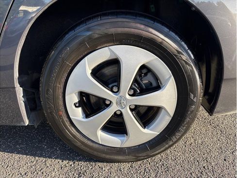 Used 2015 Toyota Prius Three image 22