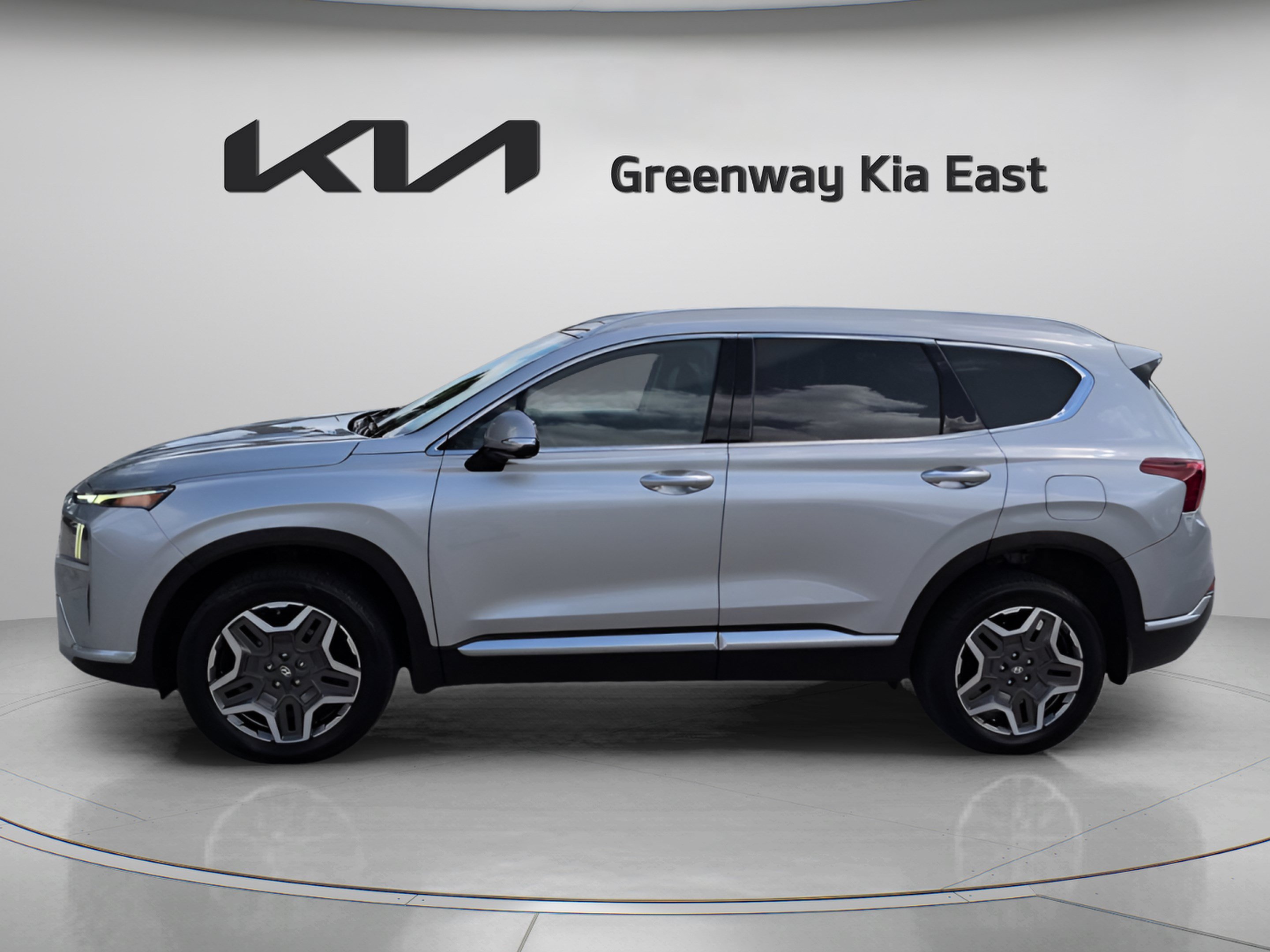 Used 2022 Hyundai Santa Fe Limited w/ Winter Weather Package AWD/4WD image 9