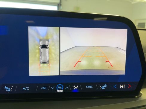 New 2026 Chevrolet Traverse LT w/ Sun and Wheel Package image 25