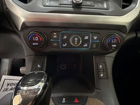 Certified 2019 GMC Acadia SLE w/ Driver Alert Package I AWD/4WD image 18