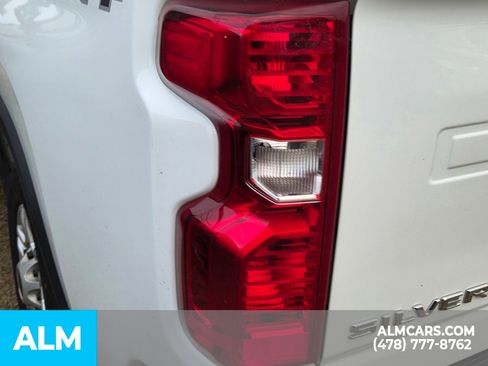 Used 2025 Chevrolet Silverado 2500 LT w/ Convenience Package image 15