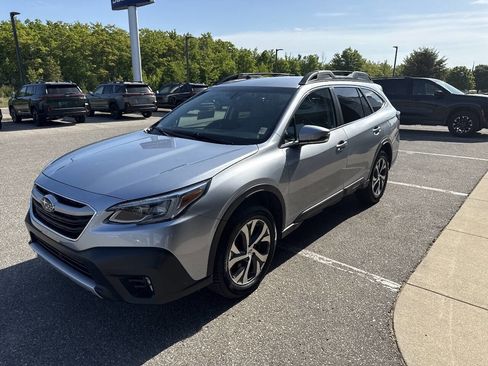 Used 2020 Subaru Outback Limited AWD/4WD image 7