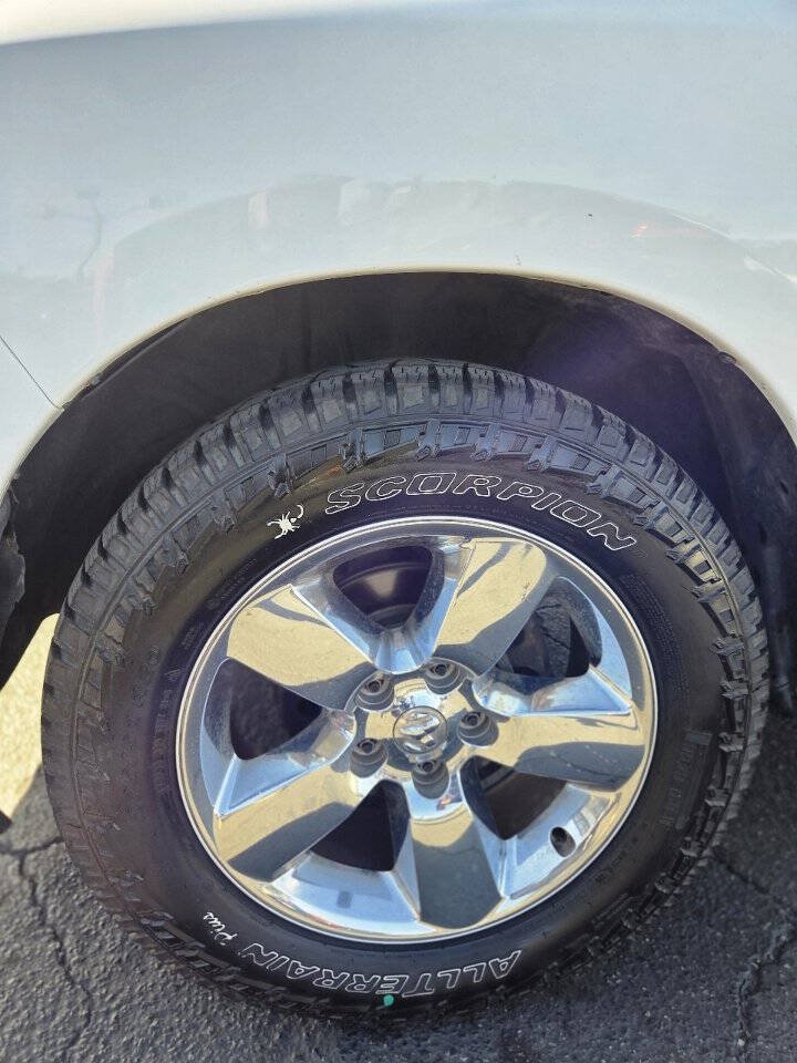 Used 2017 RAM 1500 Big Horn RWD image 32