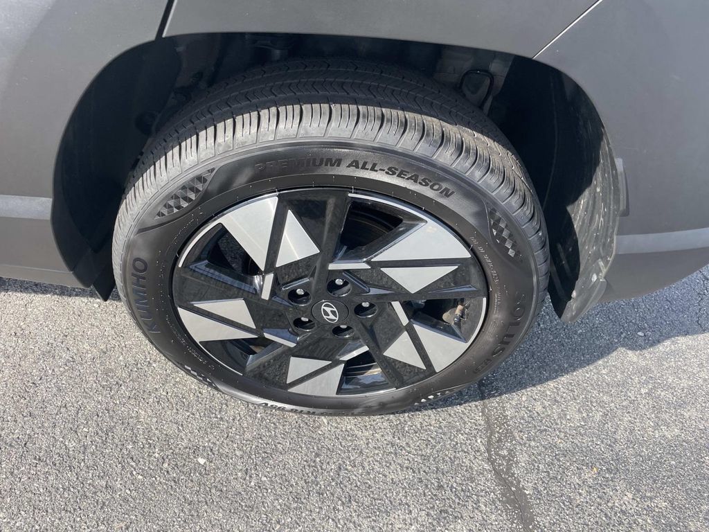 Used 2025 Hyundai Kona SEL AWD/4WD image 11
