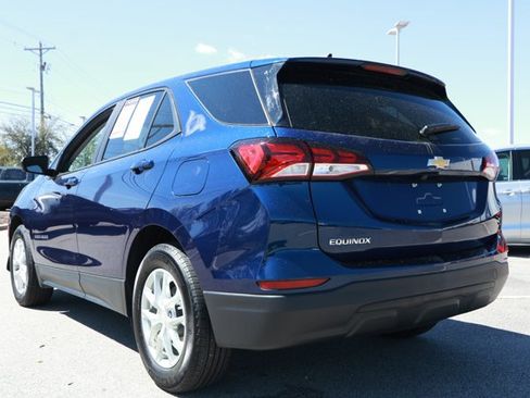 Used 2023 Chevrolet Equinox LS w/ LS Convenience Package image 8