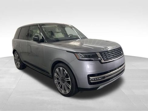 New 2026 Land Rover Range Rover SE image 3