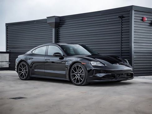 Certified 2025 Porsche Taycan image 9