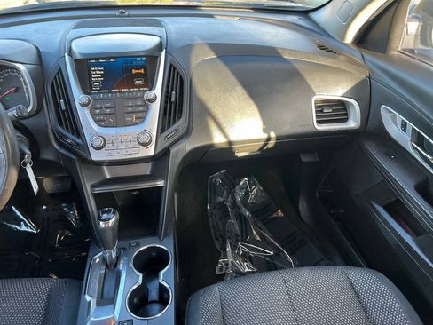 Used 2017 Chevrolet Equinox LS FWD image 32
