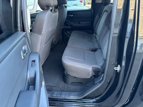 Used 2022 Nissan Frontier SV AWD/4WD image 17