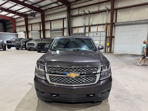 Used 2018 Chevrolet Tahoe LT w/ LT Signature Package RWD image 10