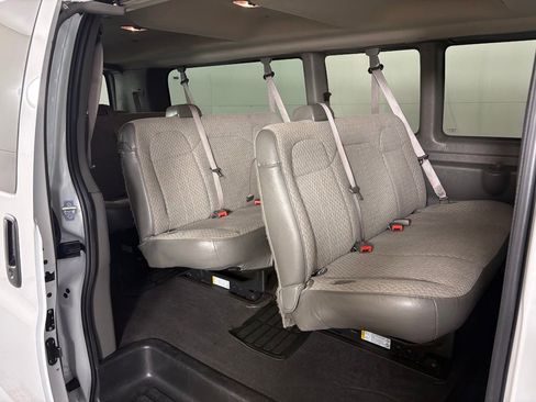 Used 2025 Chevrolet Express 3500 LT w/ LT Preferred Equipment Group RWD image 33