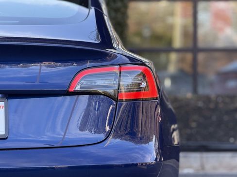 Used 2023 Tesla Model 3 Standard Range image 16