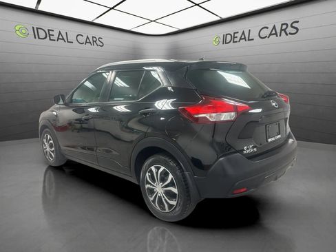 Used 2019 Nissan Kicks S FWD image 3