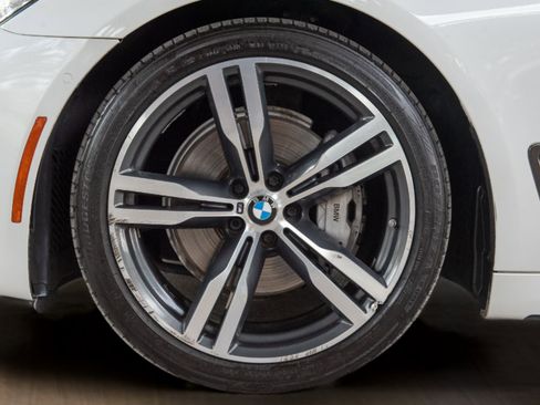 Used 2019 BMW 740i w/ M Sport Package image 36