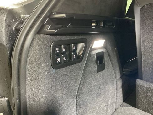 Certified 2025 BMW X7 xDrive40i w/ M Sport Package AWD/4WD image 35