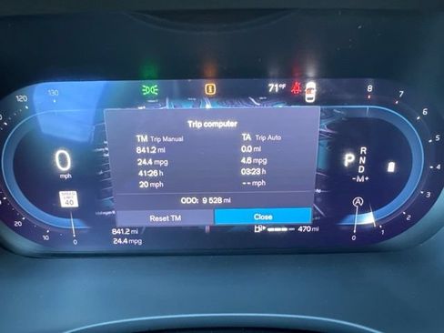 Used 2025 Volvo XC60 B5 Plus AWD/4WD image 24
