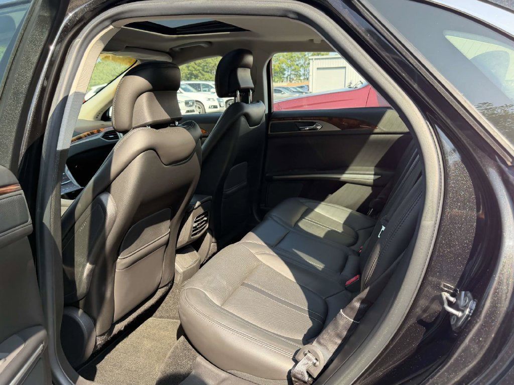 Used 2013 Lincoln MKZ FWD image 6