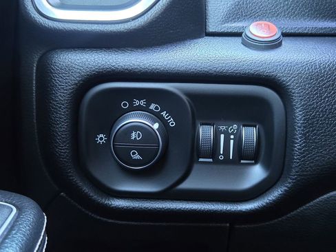 Used 2022 RAM 1500 Laramie AWD/4WD image 27