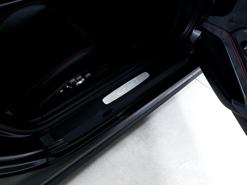 Used 2018 Porsche 911 GT3 RWD image 22